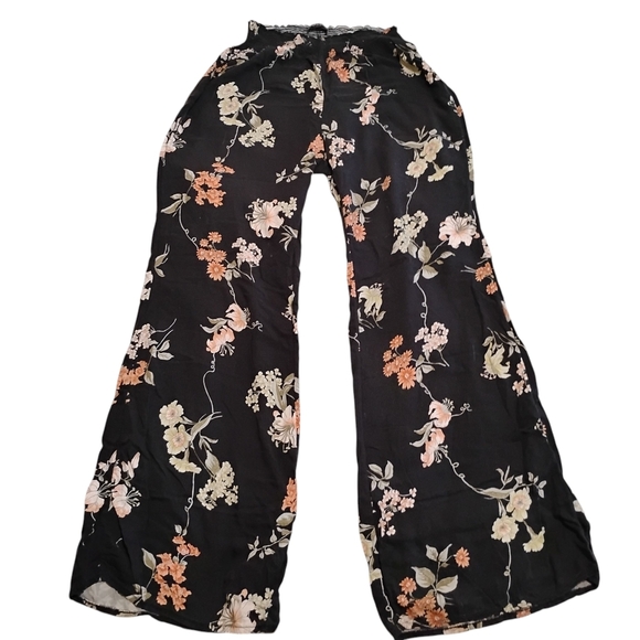 BRANDY MELVILLE | Floral Lightweight Flowy Wide Leg Elastic Waist Pants | SM - L - Picture 3 of 11